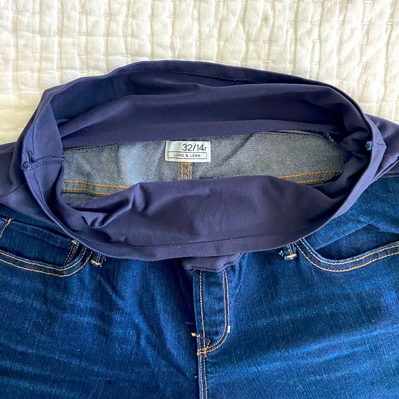 Gap Maternity Jeans. Size 14R. Dark rinse. Long and Lean Style - Picture 4 of 4